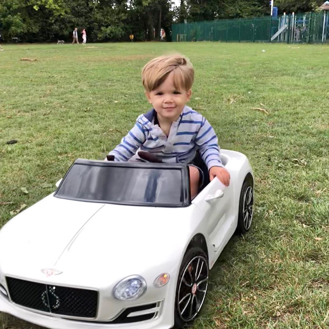 HOMCOM Kids Electric Ride-On Car with LED Lights