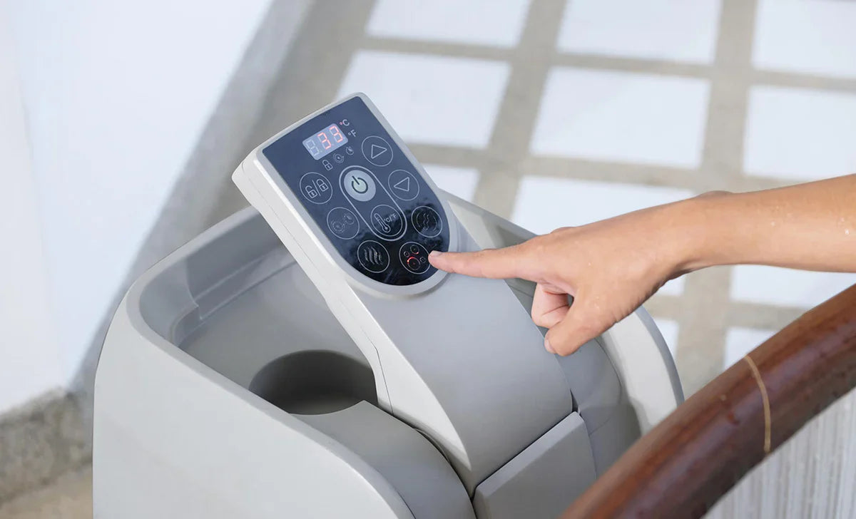 Lay-Z-Spa Helsinki Air Jet Hot Tub 9