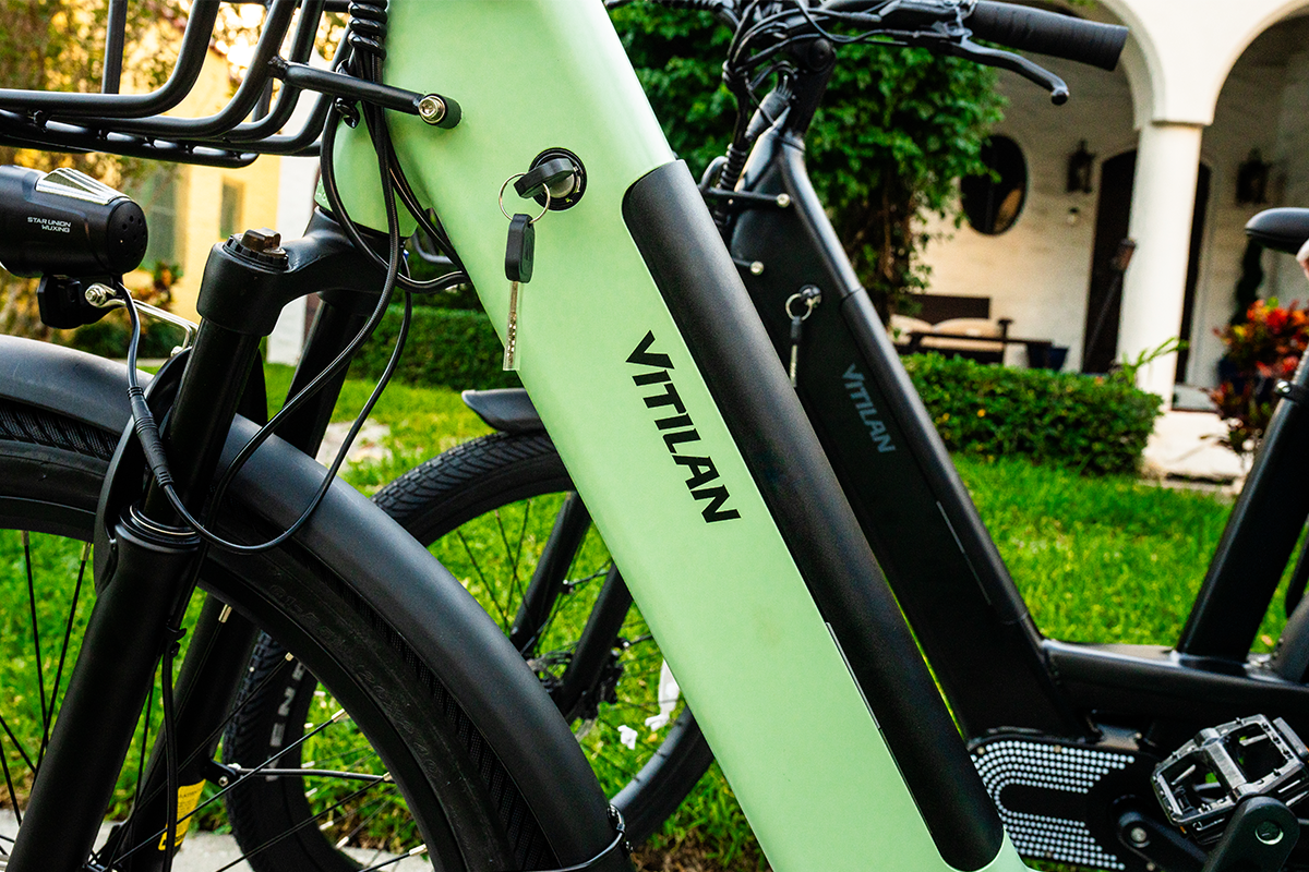 Vitilan L5 Electric Bike - frame and battery detail