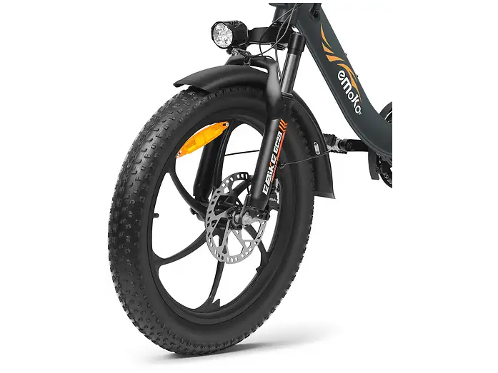 Emoko EC23 front wheel and tyre detail