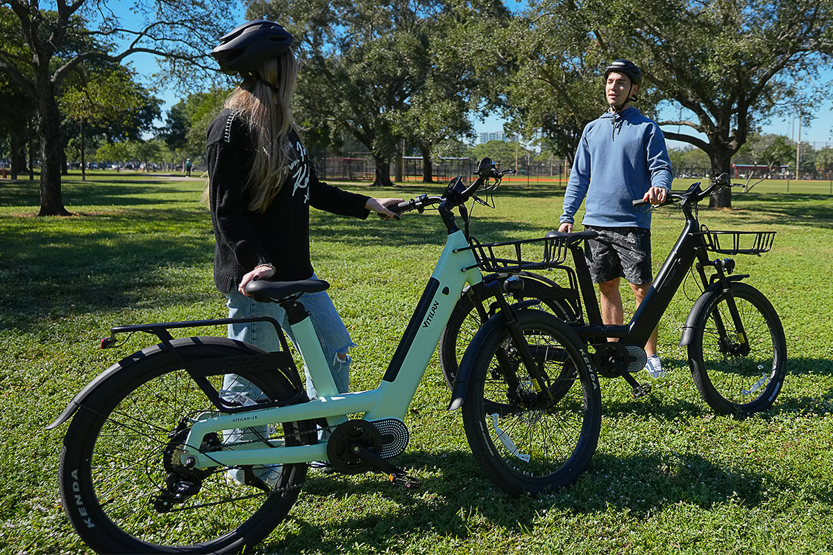 Vitilan L5 Electric Bike - lifestyle park shot