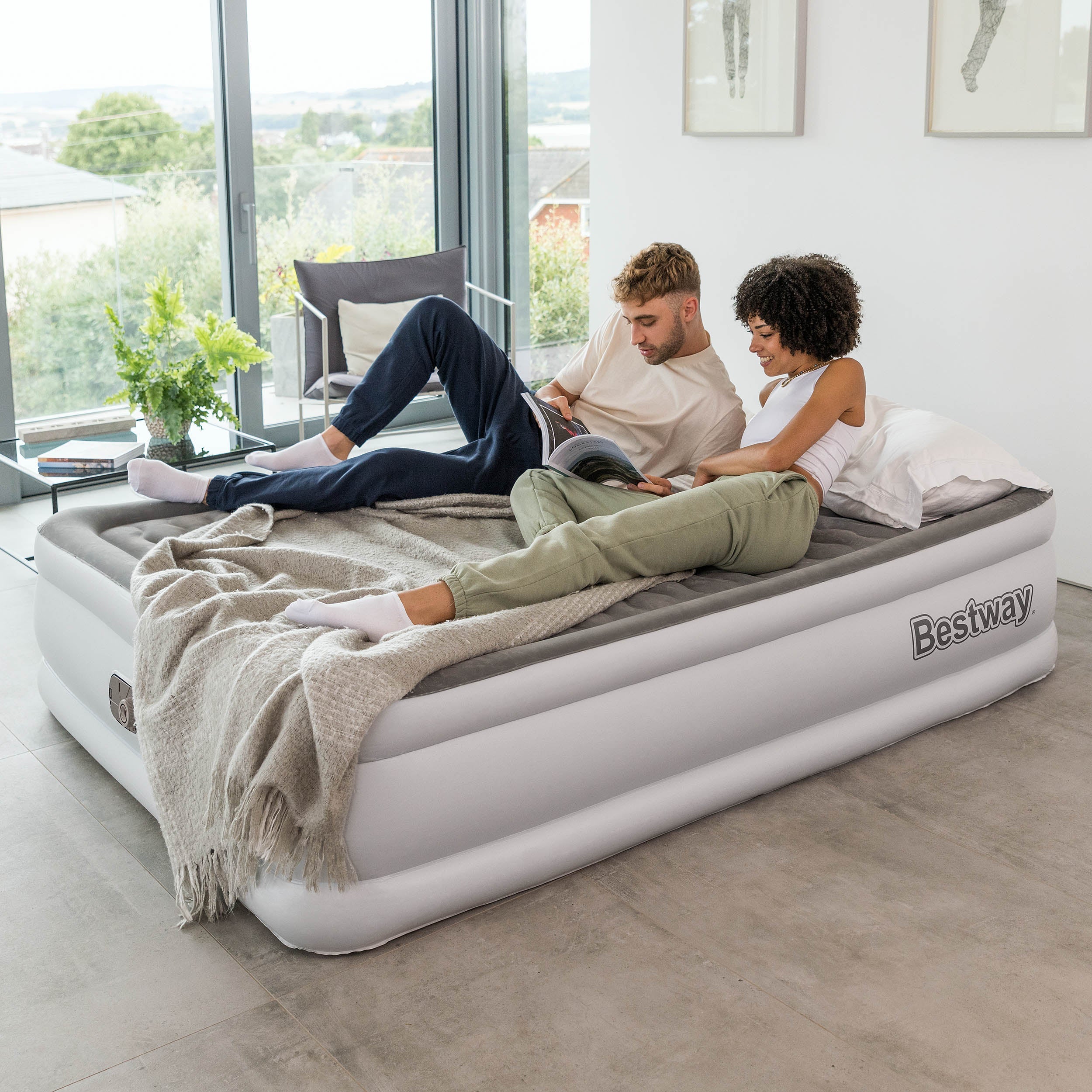 Bestway TriTech King Size Airbed With Pump