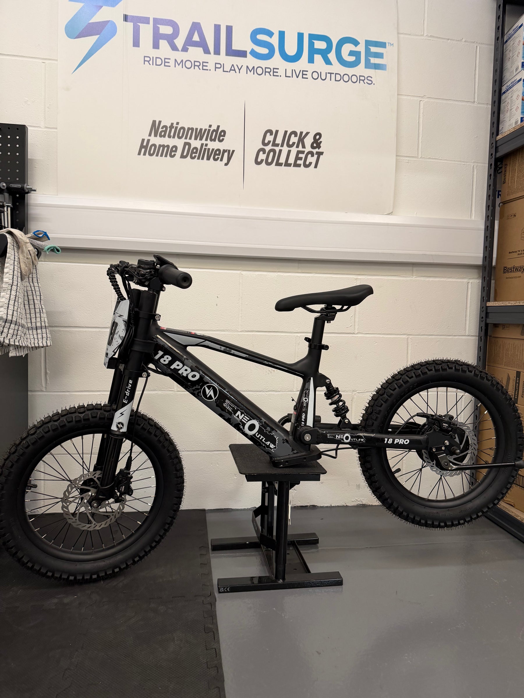 Neo Outlaw Surge 18" Kids Electric Bike