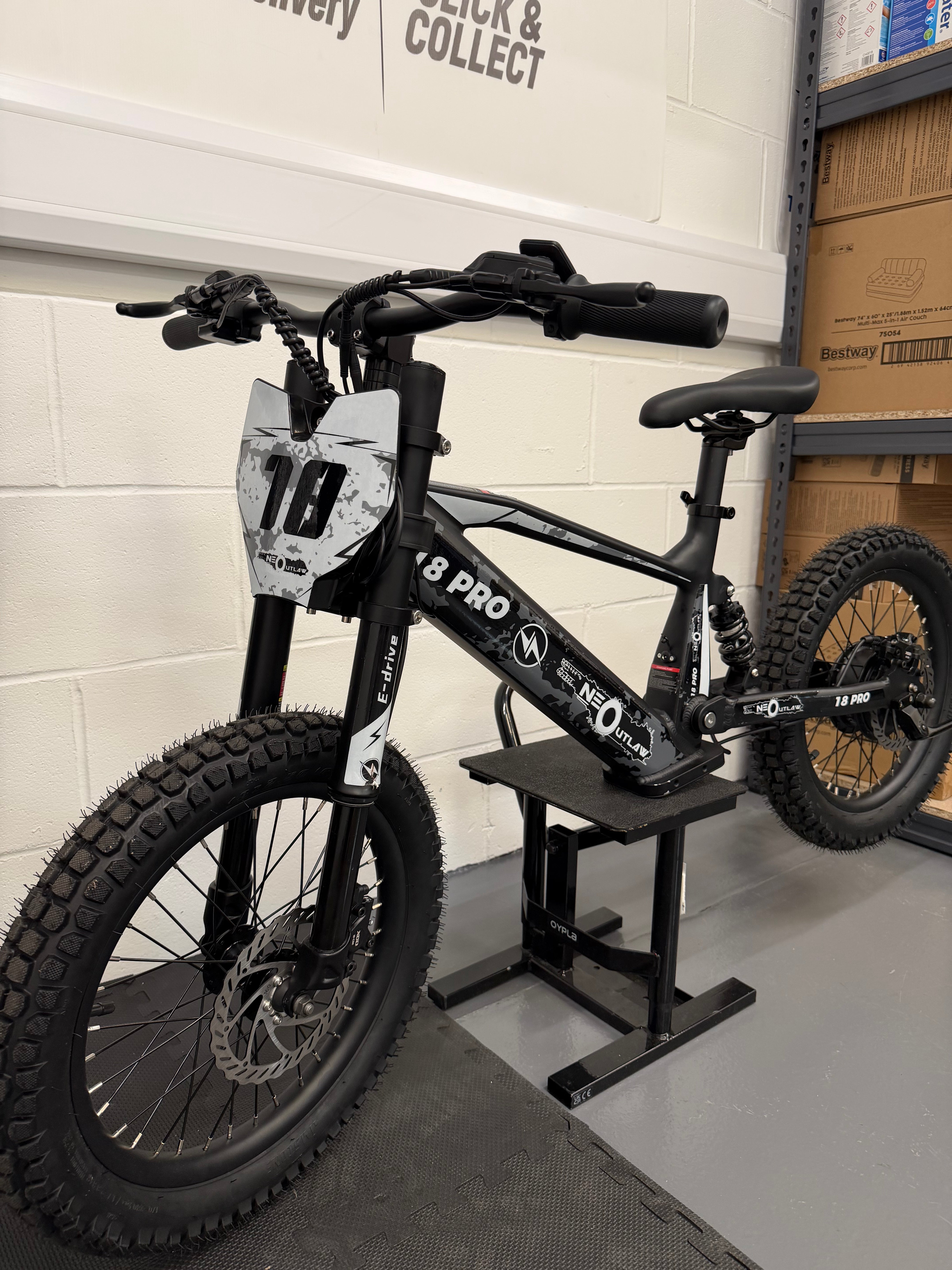 Neo Outlaw Surge 18" Kids Electric Bike - Ex Display 2