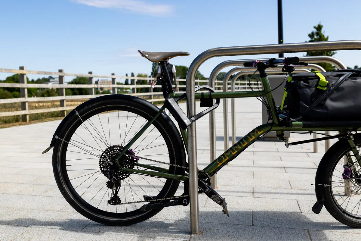Oxford Grinder S1 320mm anti-angle grinder U-lock - installed securing a bicycle to railings