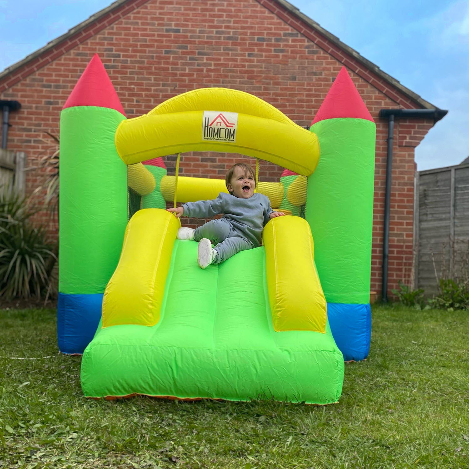 HOMCOM Inflatable Bouncy Castle