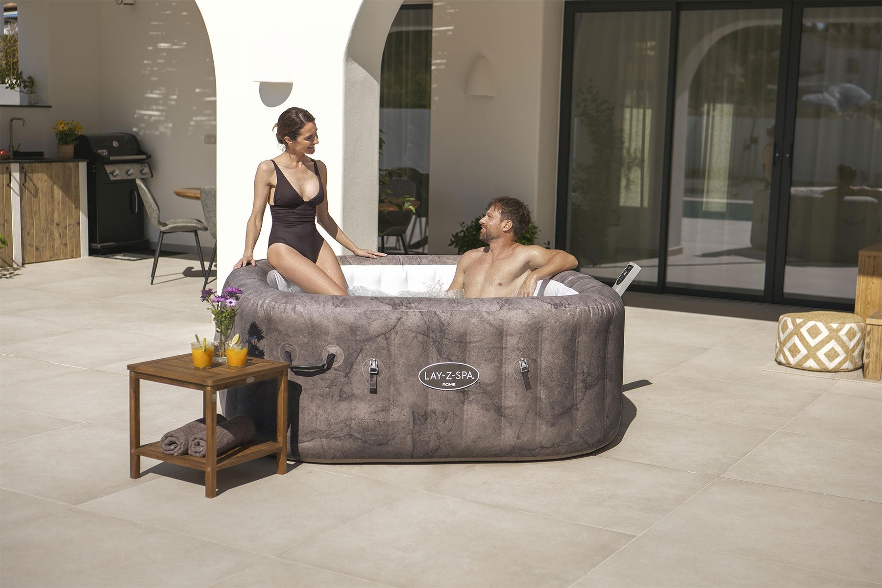 Lay-Z-Spa Rome EnergySense® UltraFit™ Smart AirJet™ - official product image 14
