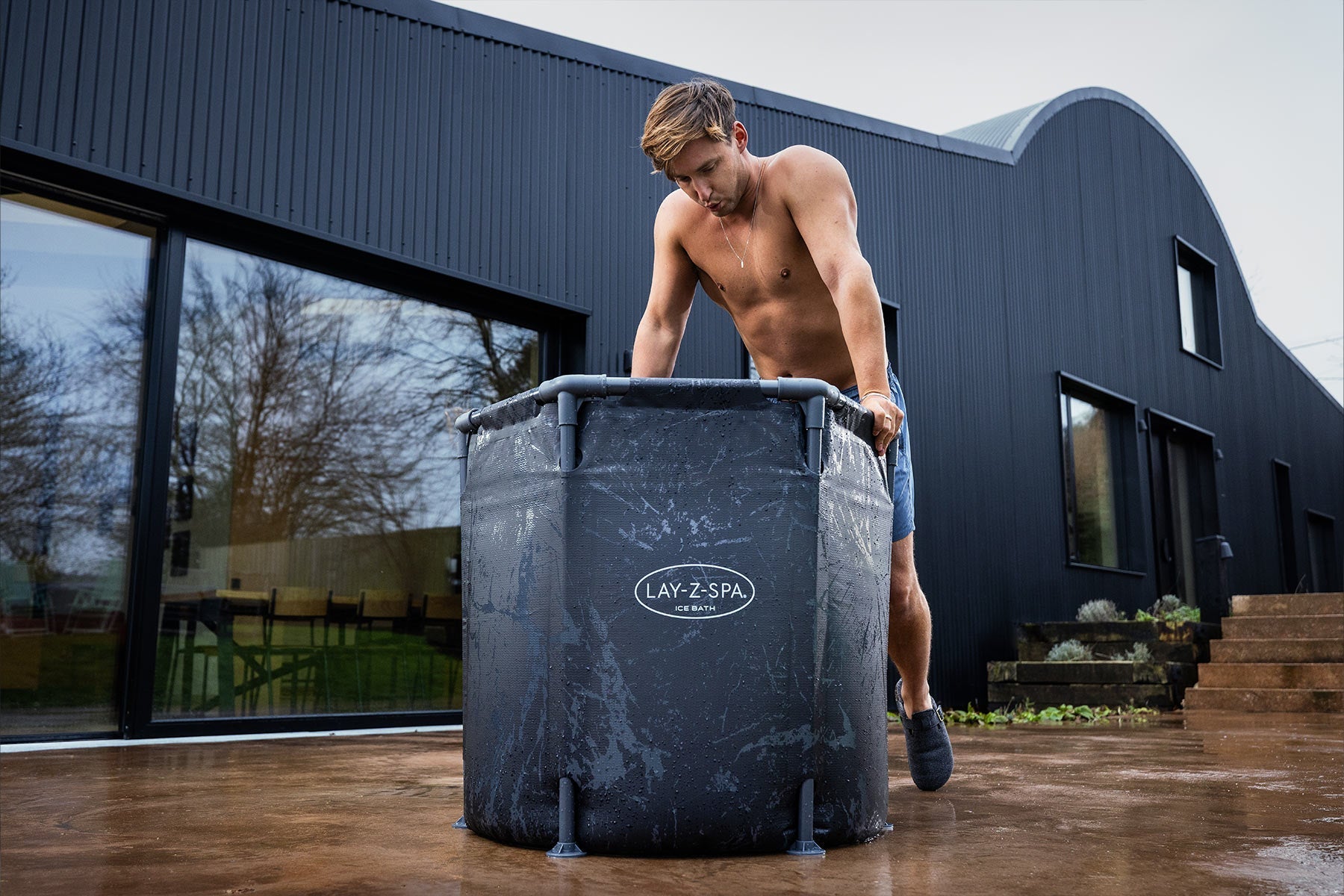 Lay-Z-Spa Glacial Dip Pod garden plunge pool in use