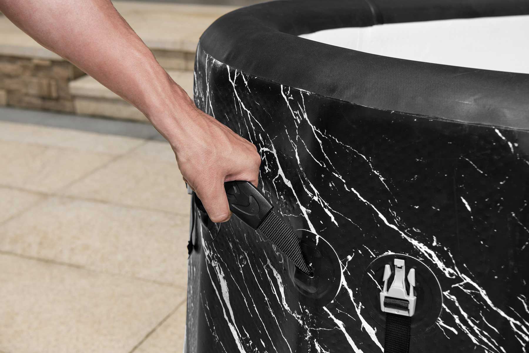 Lay-Z-Spa Glacial Dip Pro carry handle close up