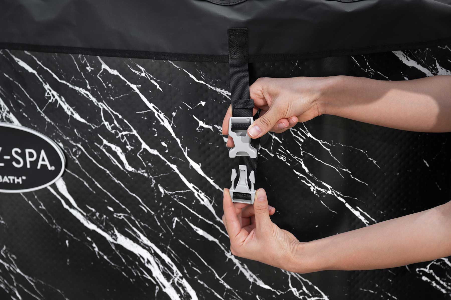 Lay-Z-Spa Glacial Dip Pro cover clip close up