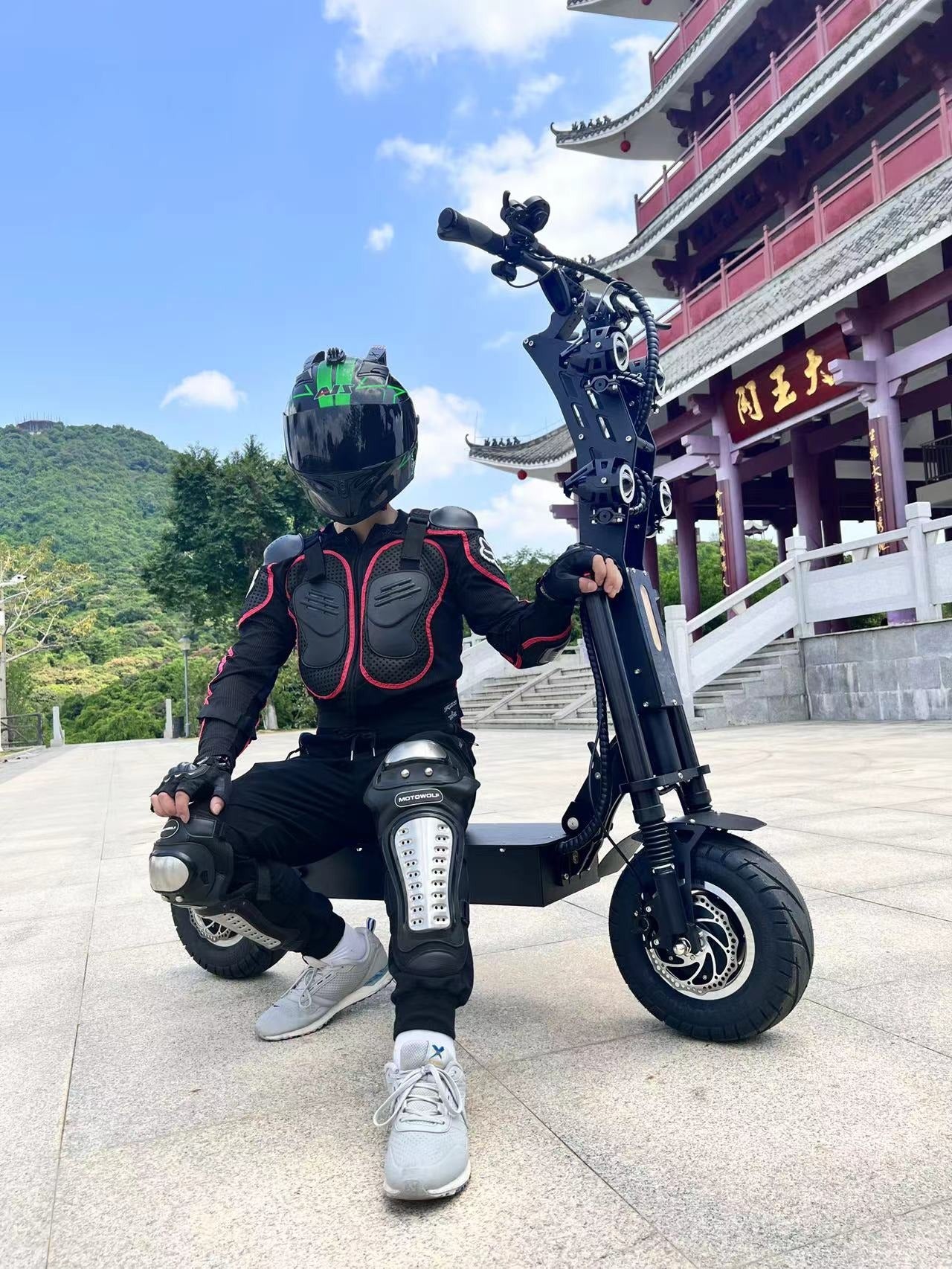 Quickwheel Viper 8000W Electric Scooter 6