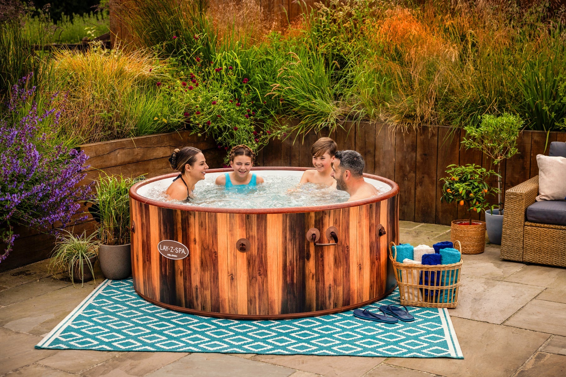 Lay-Z-Spa Helsinki Air Jet Hot Tub - official product image 4