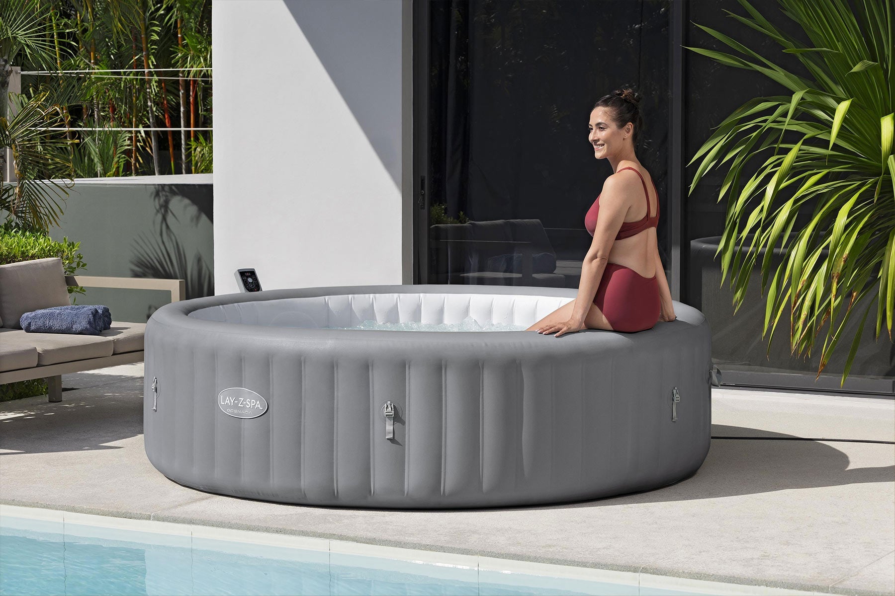 Lay-Z-Spa Grenada EnergySense® Smart AirJet™ 8 Person Hot Tub - official product image 15
