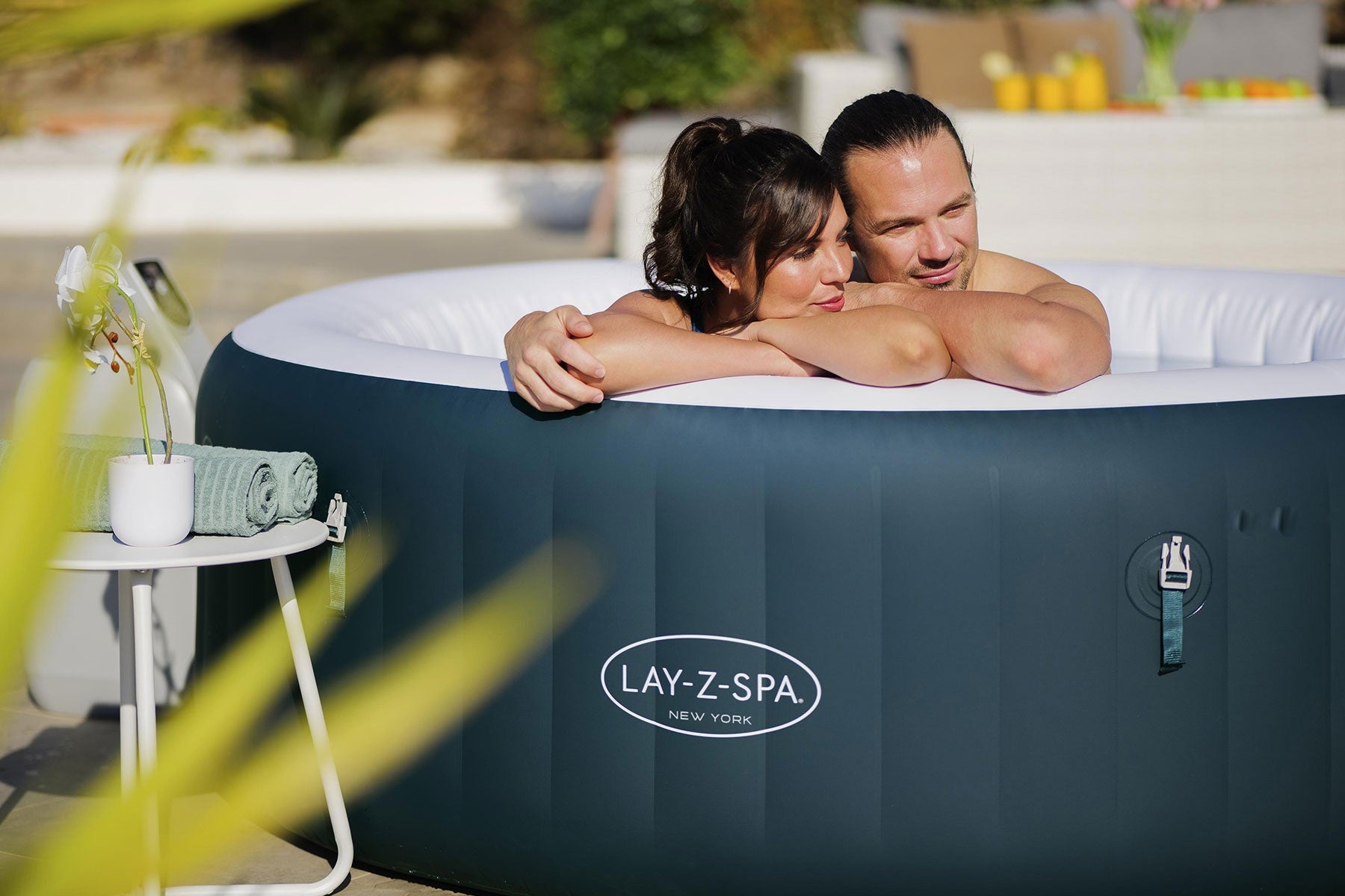Lay-Z-Spa New York EnergySense AirJet Hot Tub - official product image 7