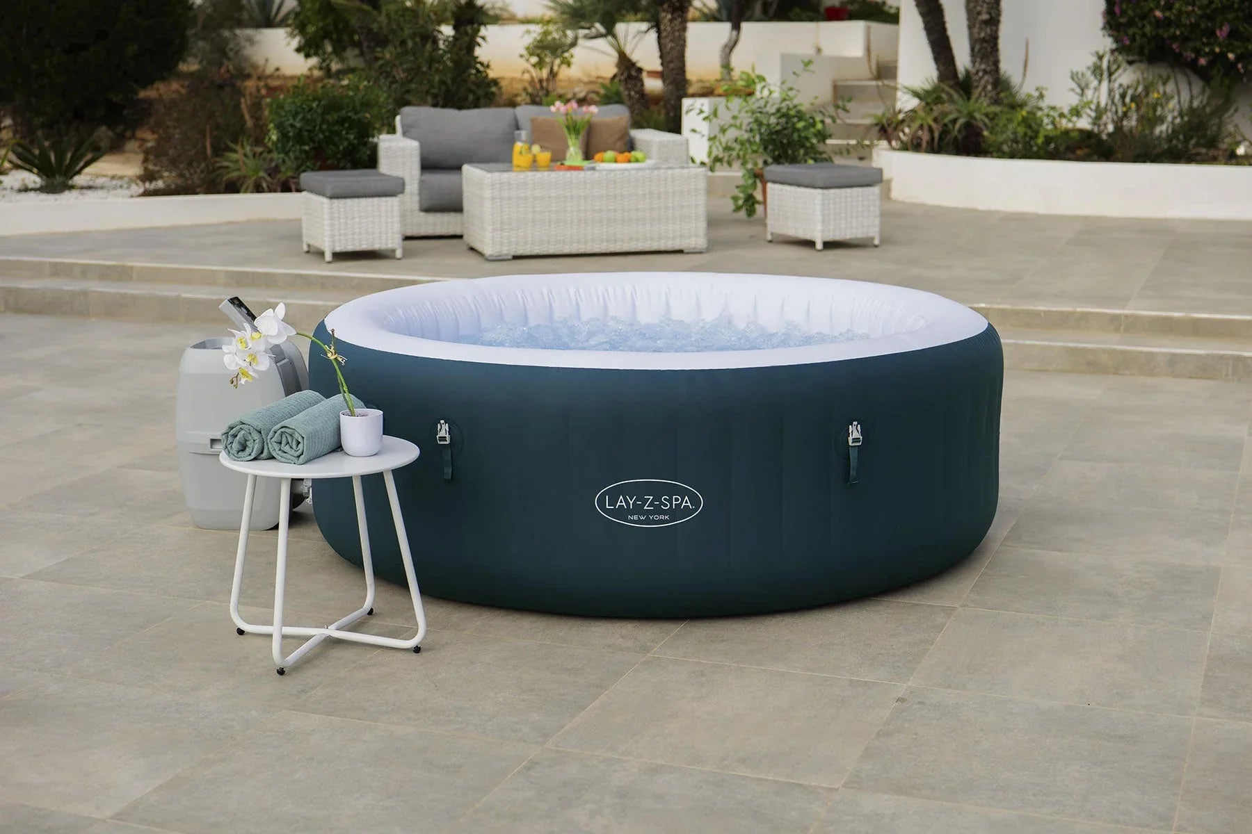 Lay-Z-Spa New York green hot tub for up to six adults