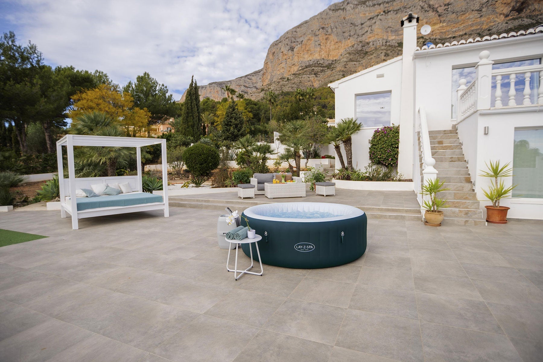 Lay-Z-Spa New York EnergySense AirJet Hot Tub - official product image 10