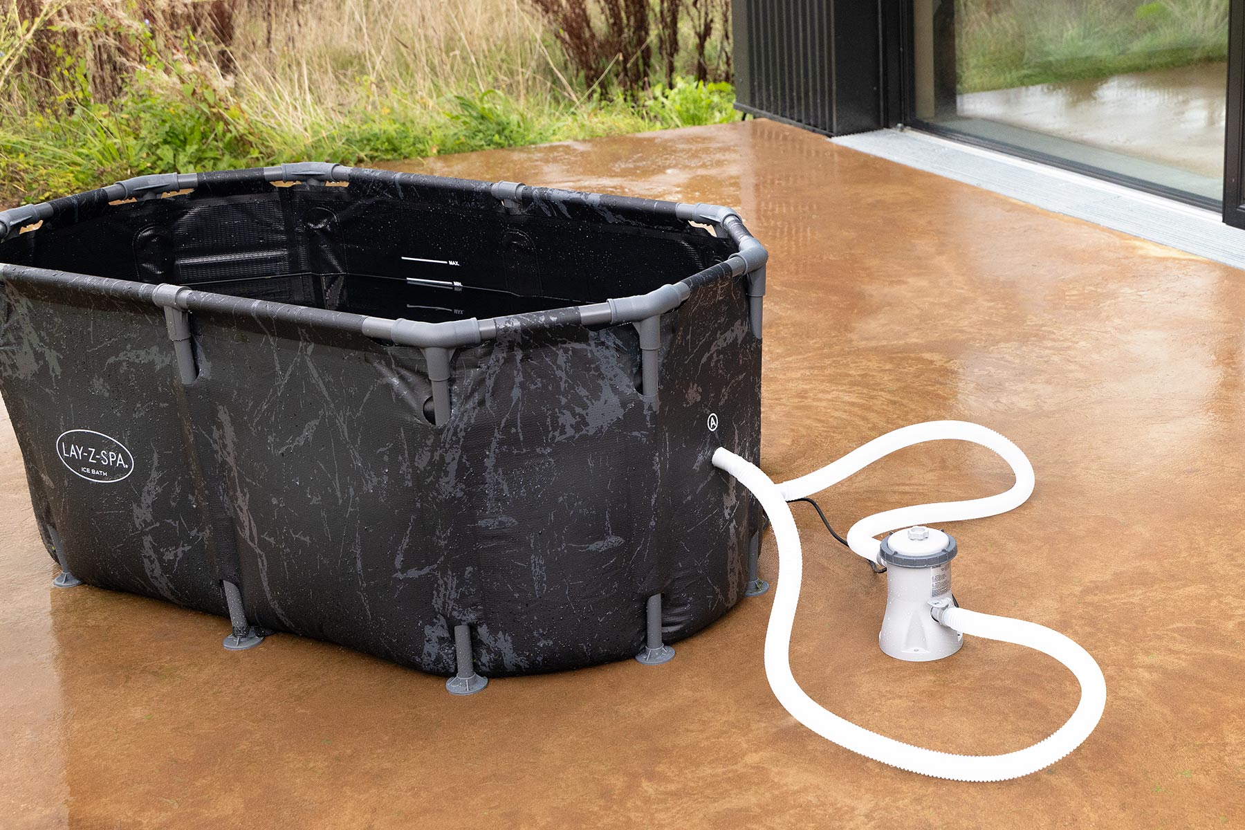 Lay-Z-Spa Glacial Dip Tub with included filter pump