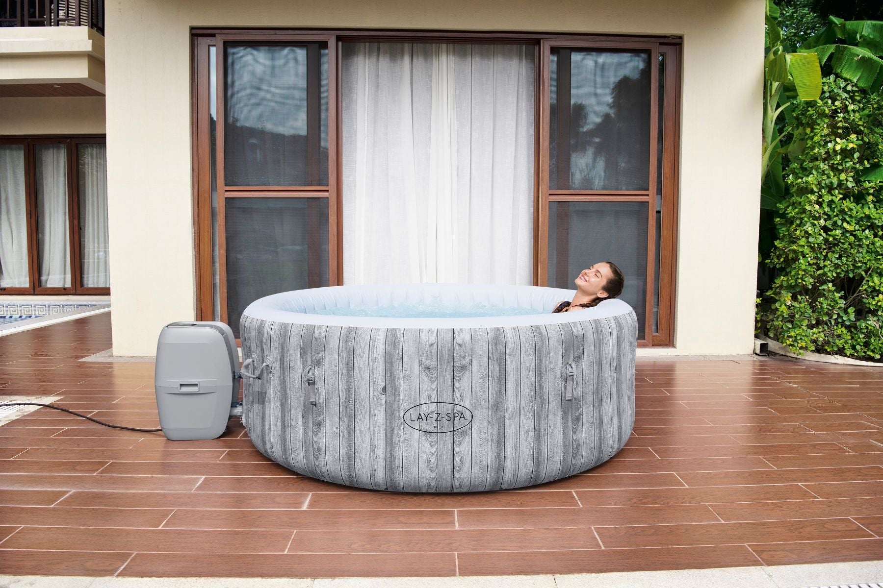 Lay-Z-Spa Fiji 140 AirJet bubble massage system in use
