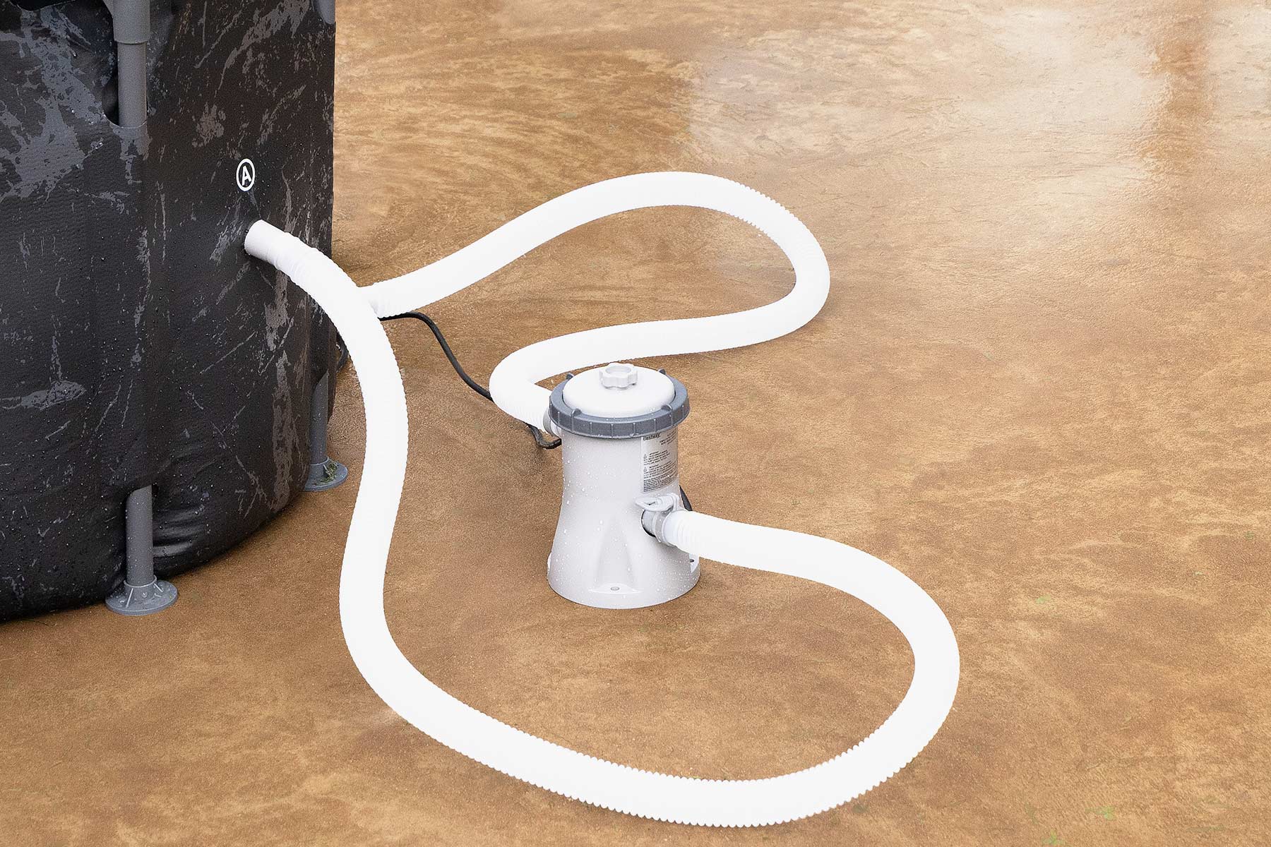 Lay-Z-Spa Glacial Dip Pod with included filter pump