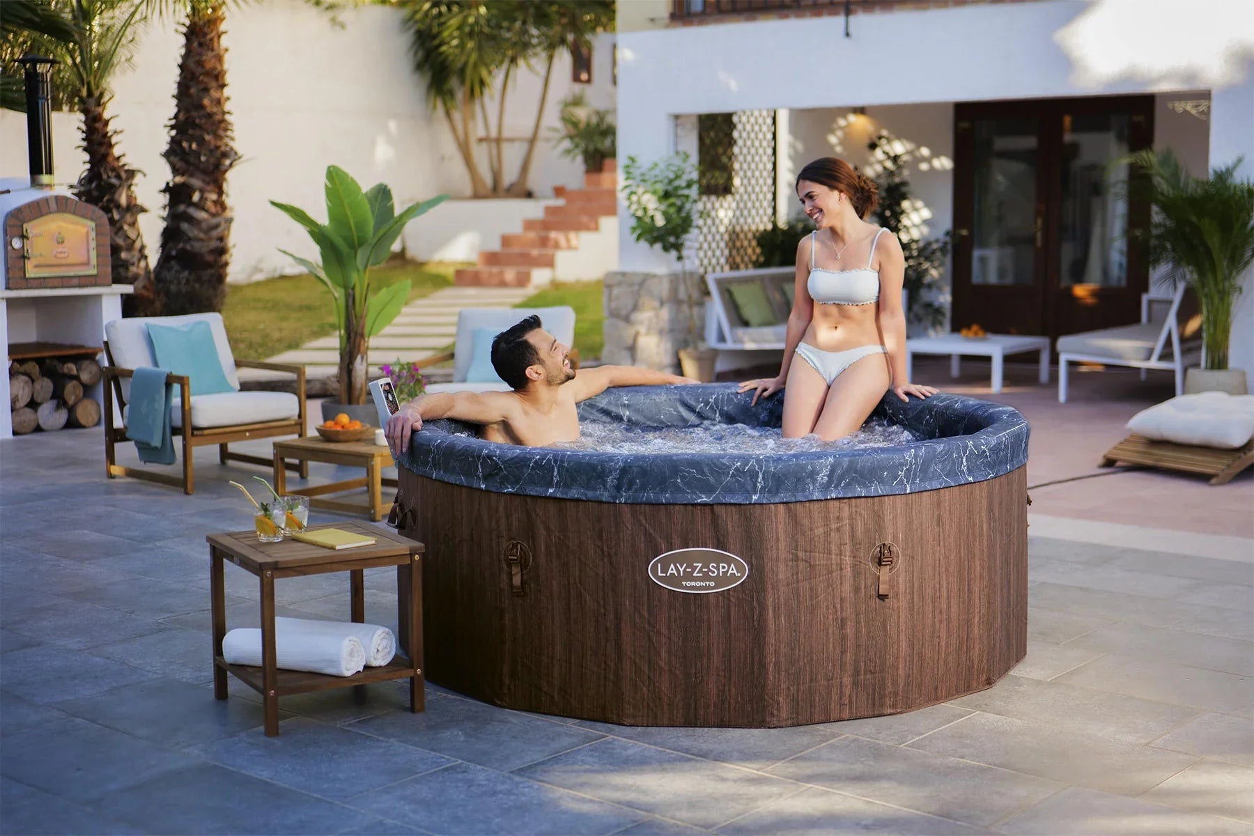 Lay-Z-Spa Toronto AirJet foam wall hot tub